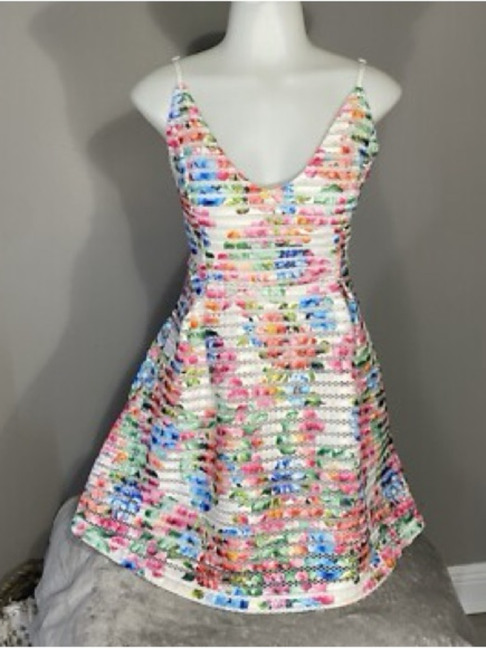 EUC LUHMI Designer Colorful Sleeveless Dress, Spaghetti Straps, Lined w/Lace